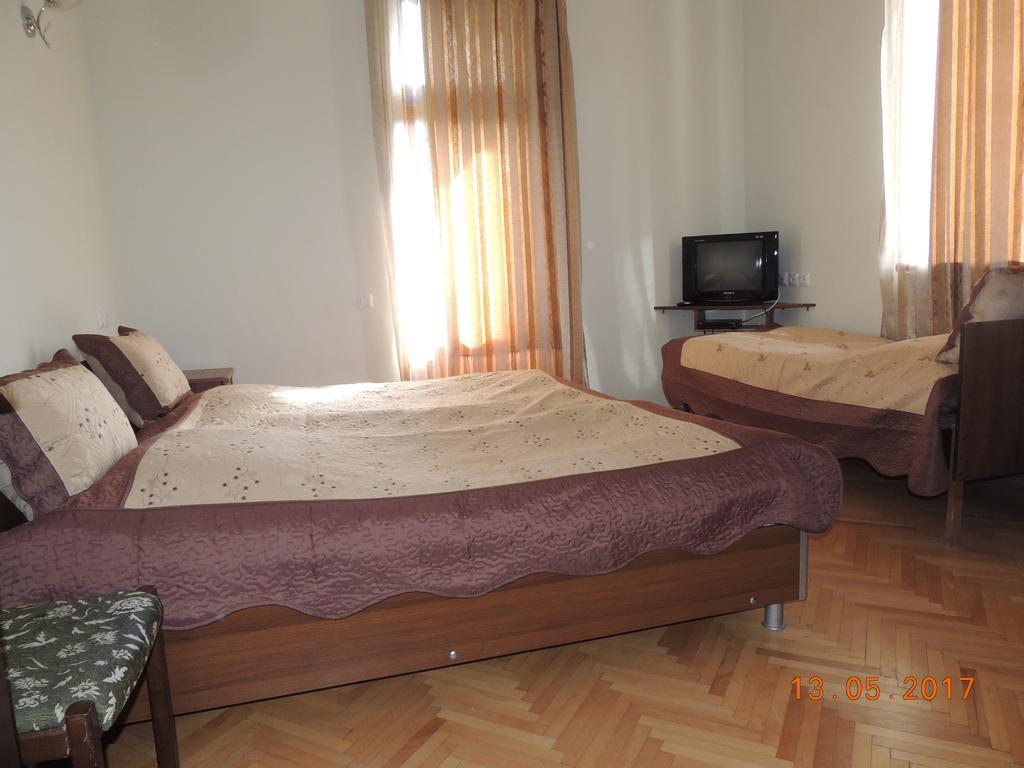 Galavnis Kari Hotel Sighnaghi Exterior photo